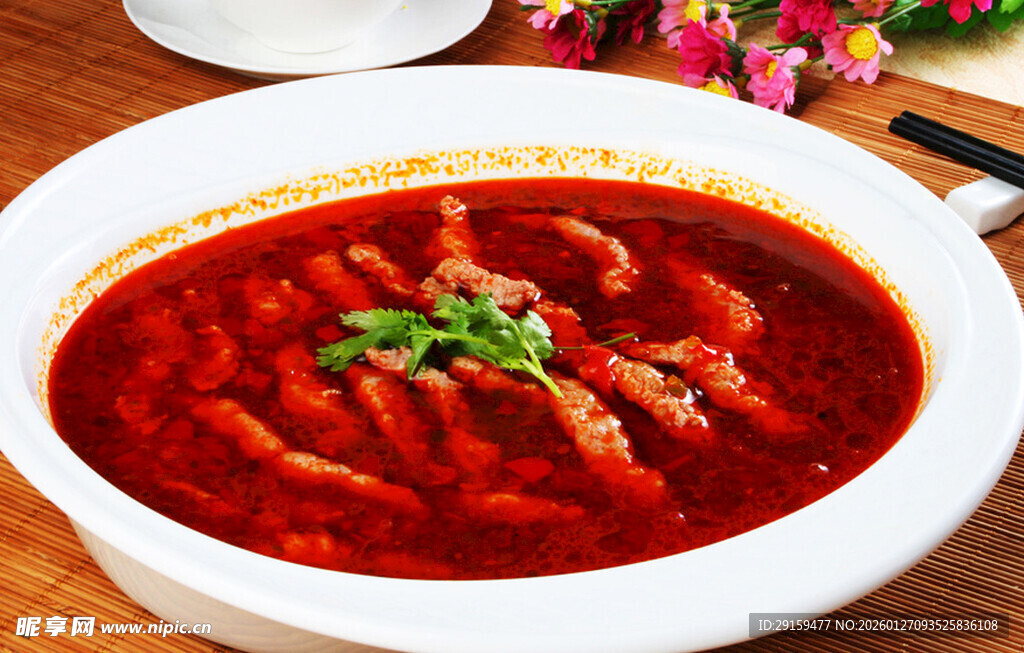 香辣诱人的红烧牛肉汤