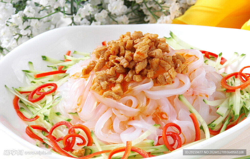 凉拌粉丝配香脆佐料