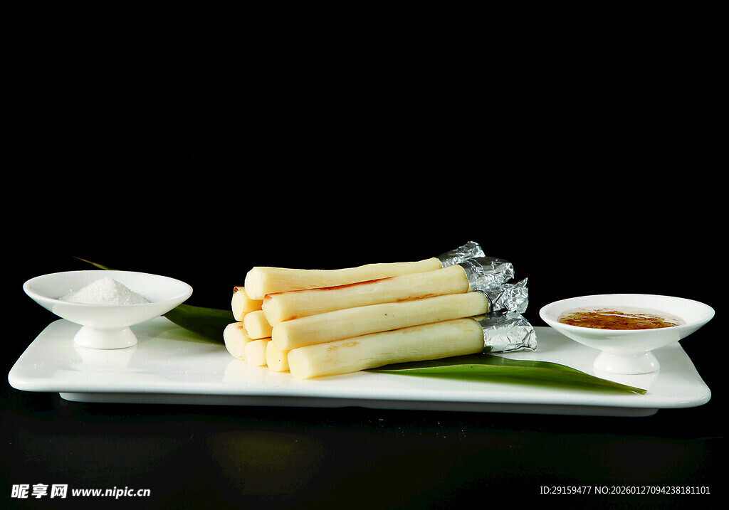 精致摆盘的鲜嫩竹笋