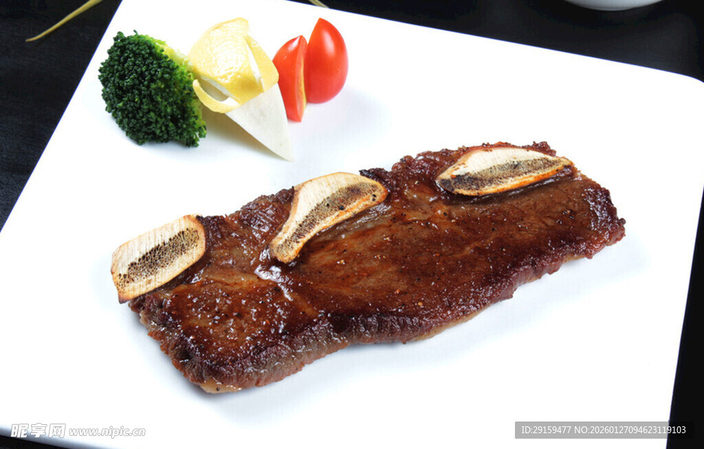 美味牛排配蔬菜