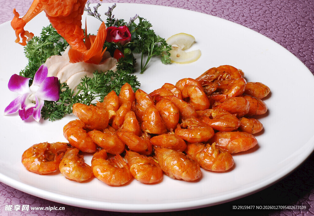 美味虾仁摆盘精致