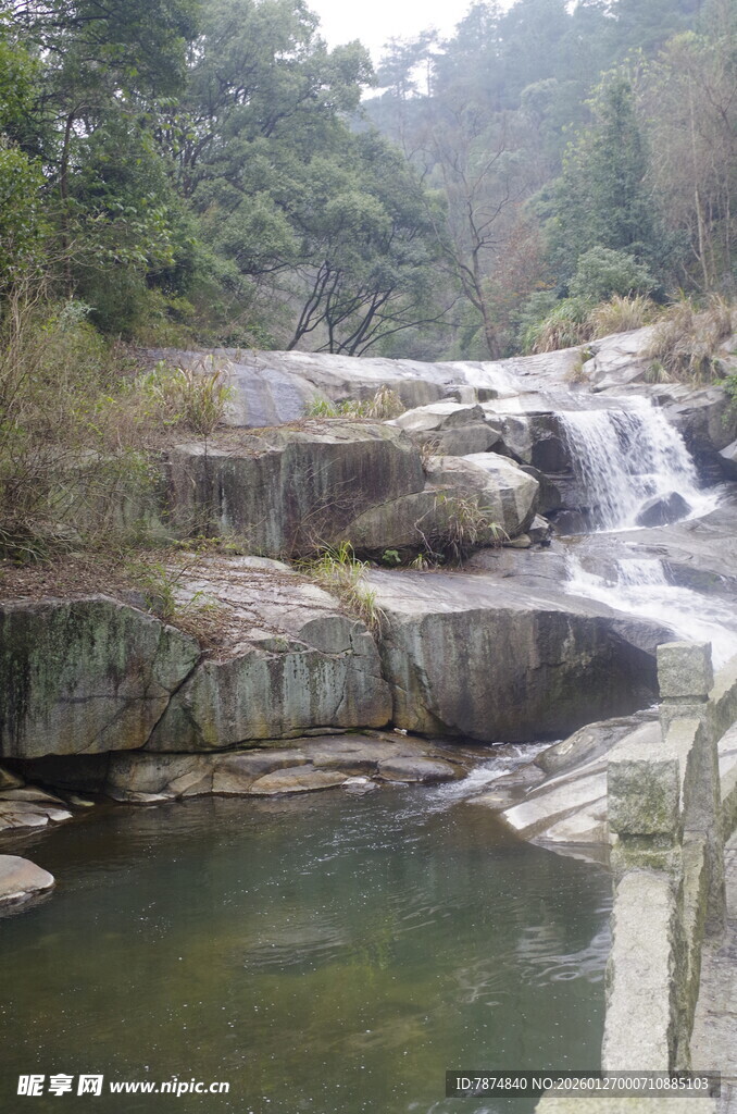衡山山间溪流瀑布自然美景