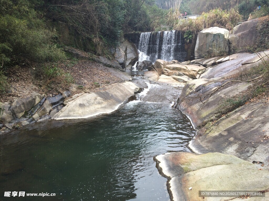 衡山山间溪流瀑布自然美景