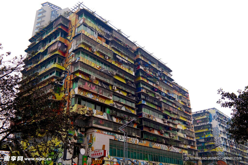 色彩斑斓的创意多层建筑