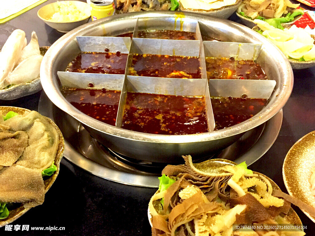 丰盛火锅美食拼盘