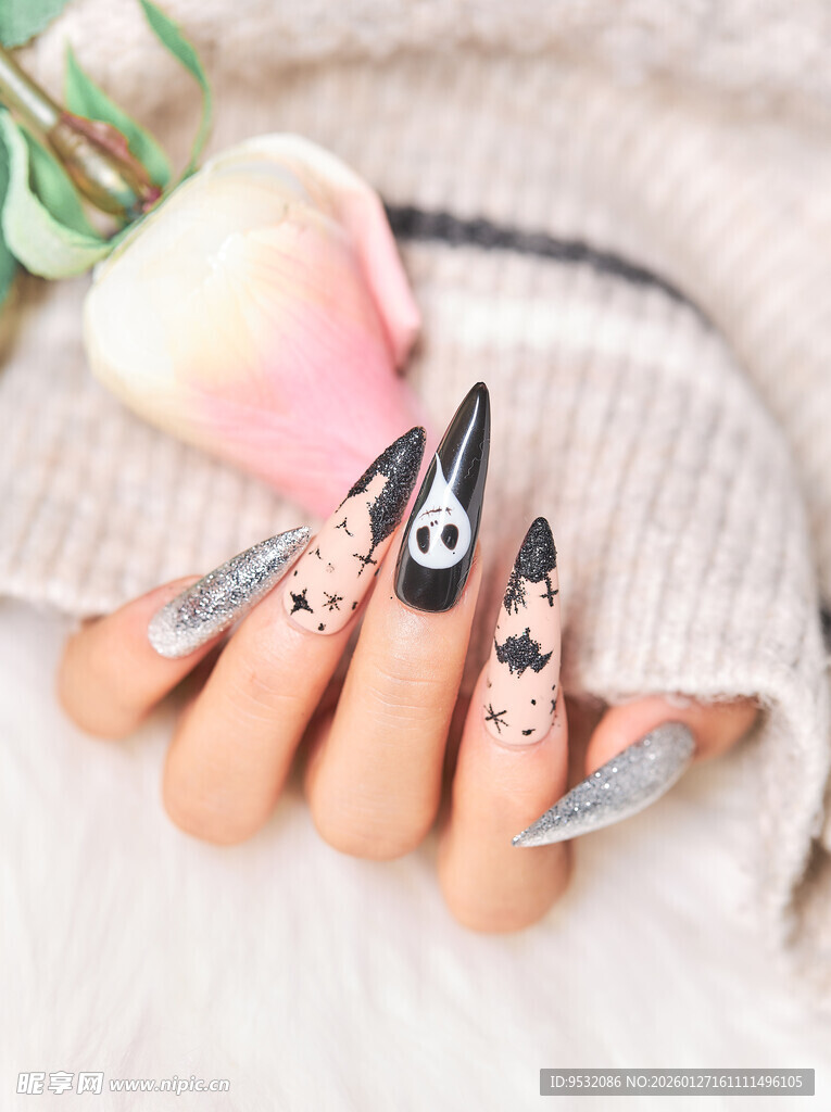 可爱兔子图案美甲展示