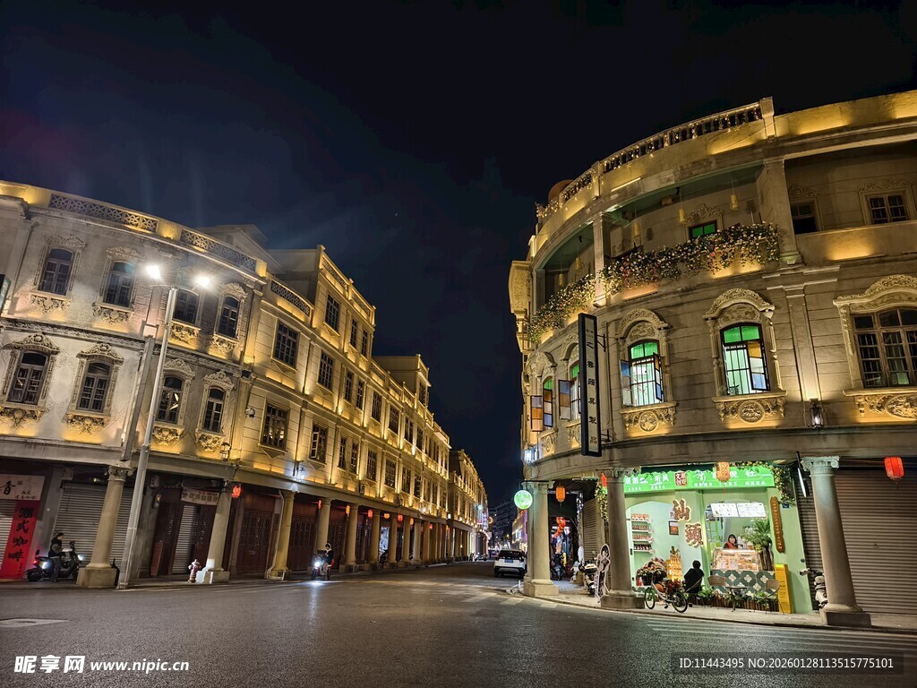 夜晚古街建筑夜景风采