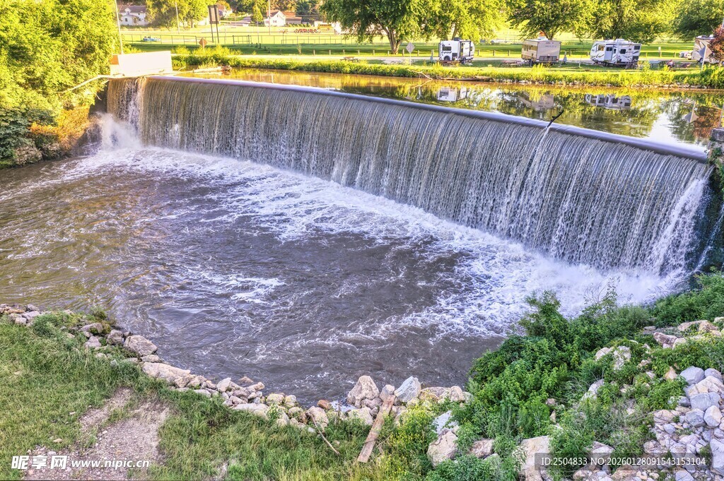 小型水坝景观