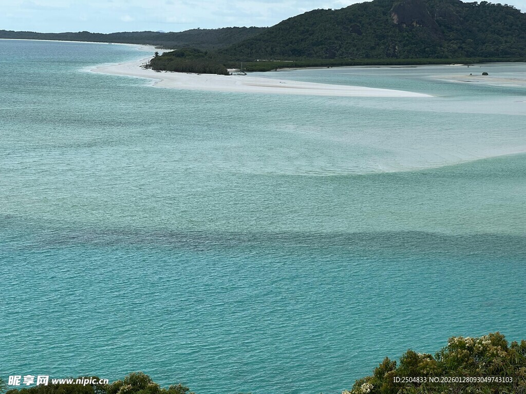 绝美海岛清澈蓝水景观