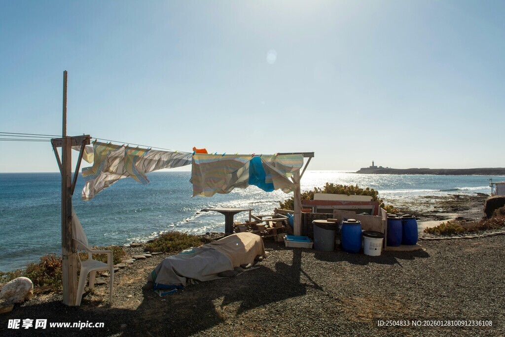 海边晾晒场景 悠闲生活