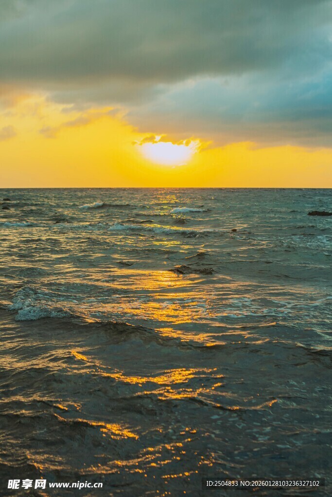 海上日落美景