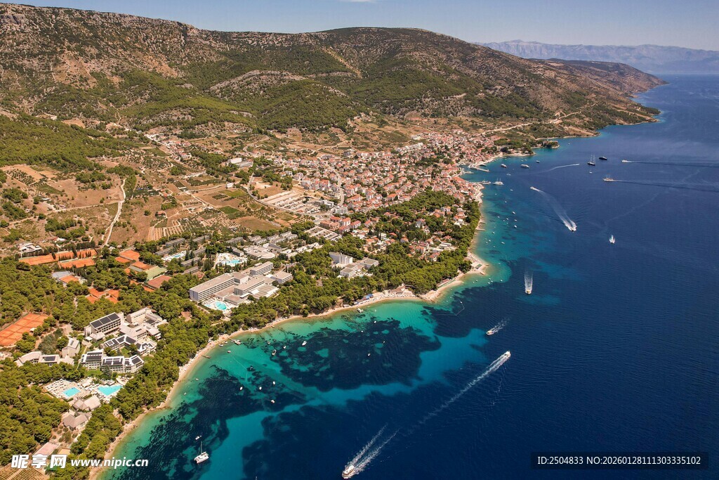 美丽海滨小镇俯瞰美景