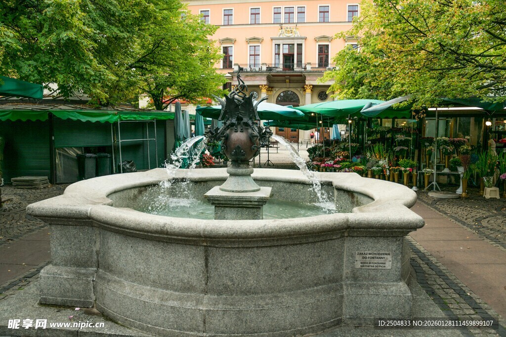 城市中的精美喷泉景观