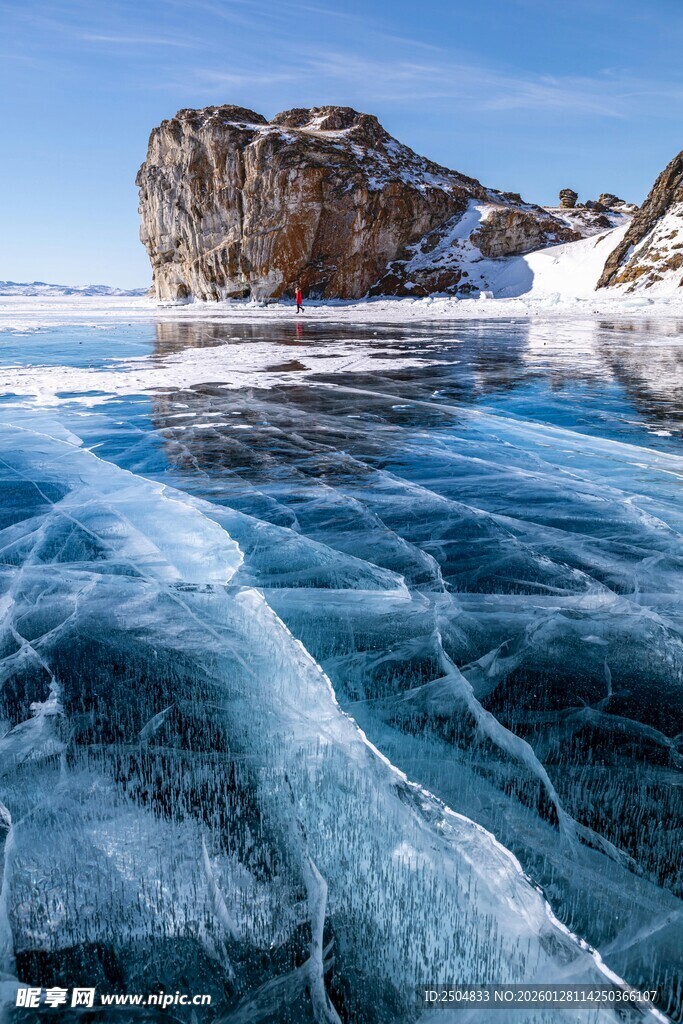 冰面奇观 贝加尔湖的冬日美景