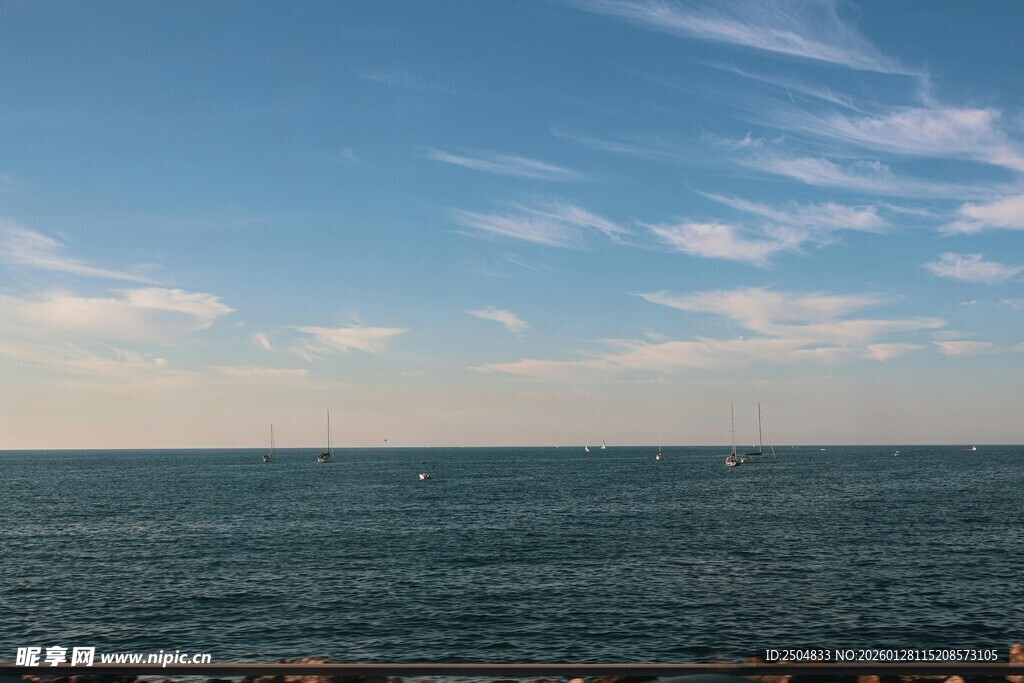 海边蓝天美景