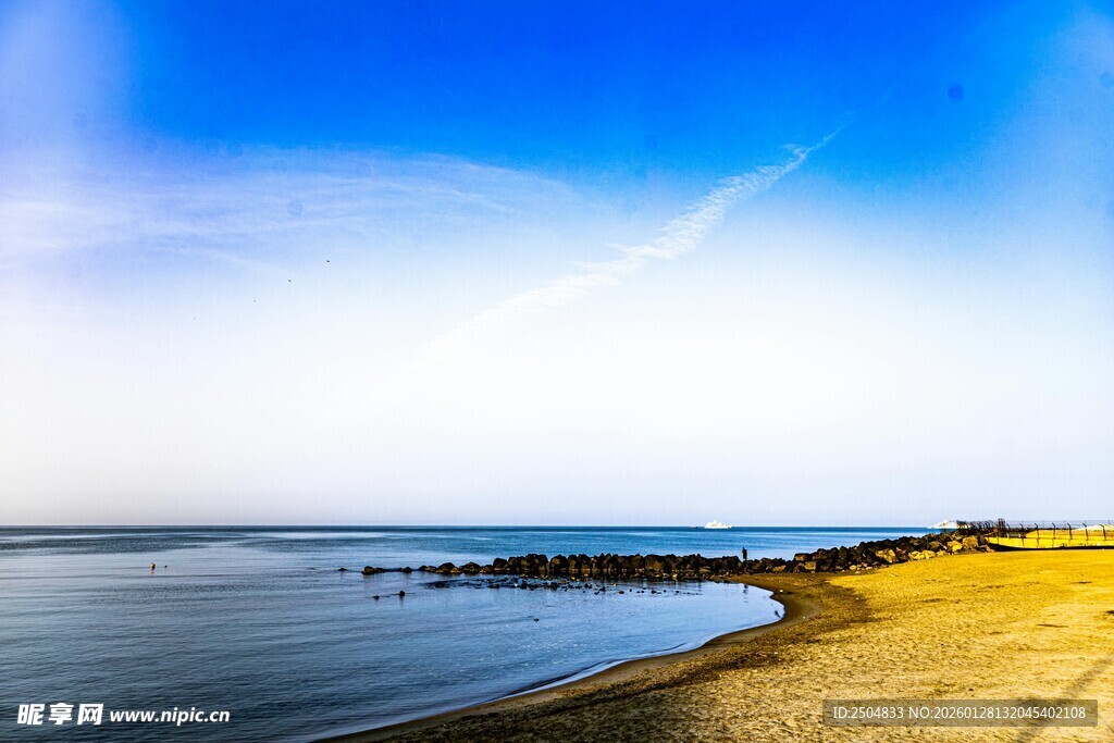 海滨风光 蓝天碧海金沙滩