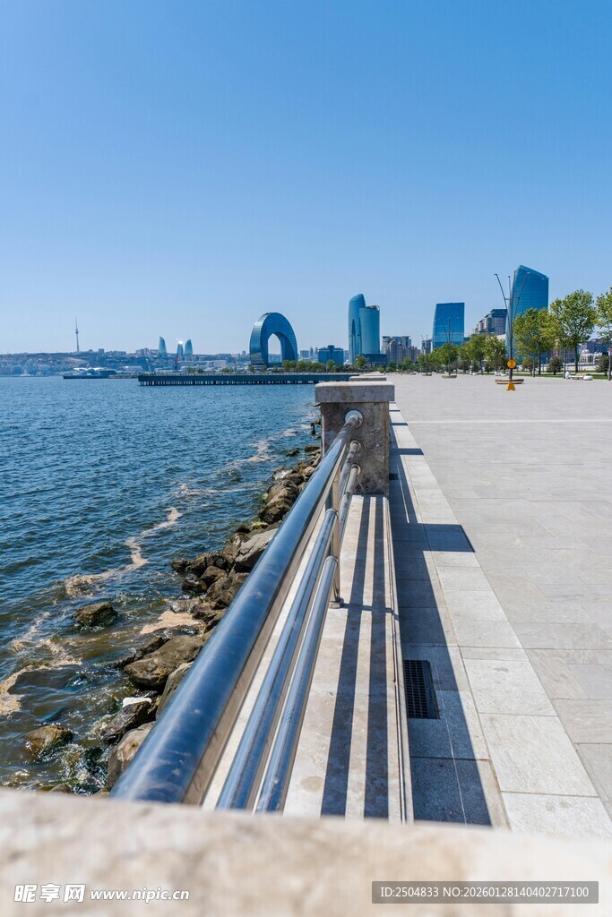 海滨城市景观步道风光