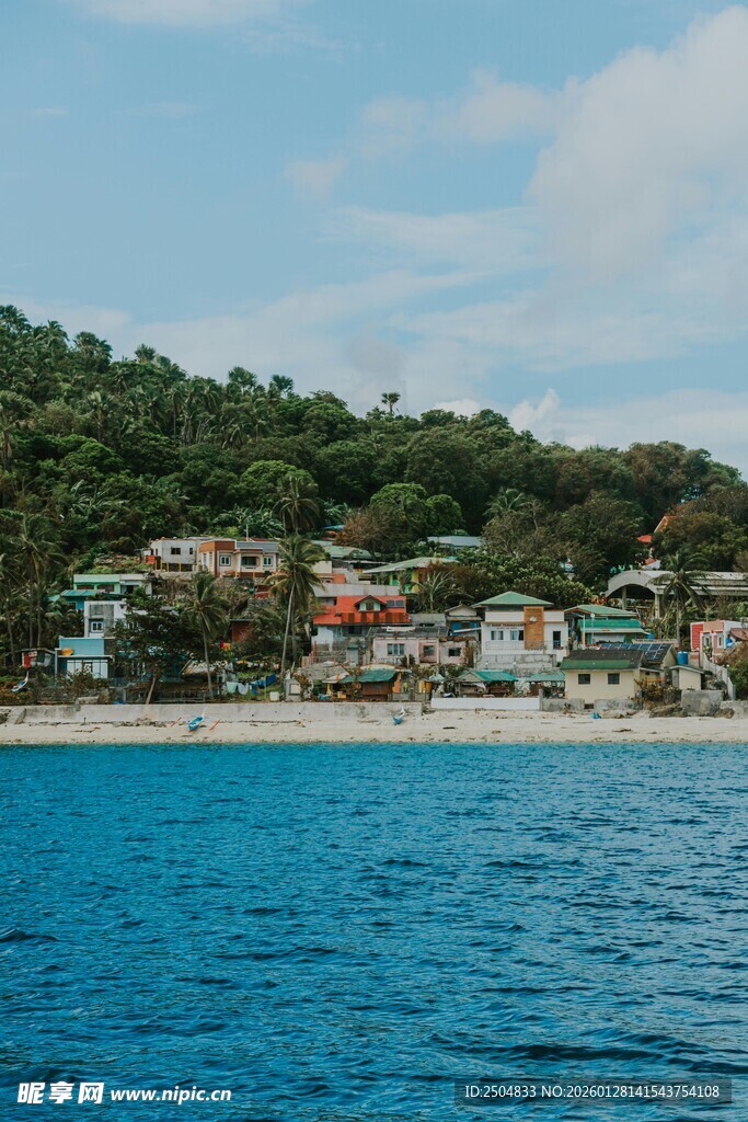 海滨风光 多彩建筑映碧海