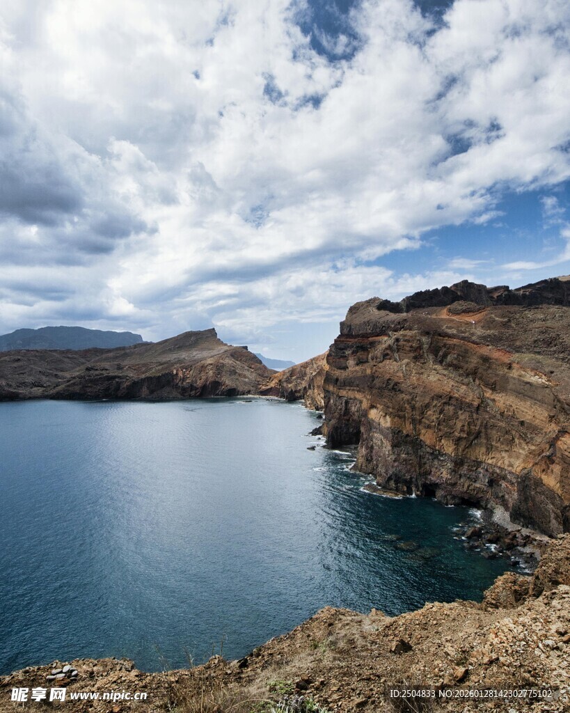 海岸风光 碧海蓝天与峭壁