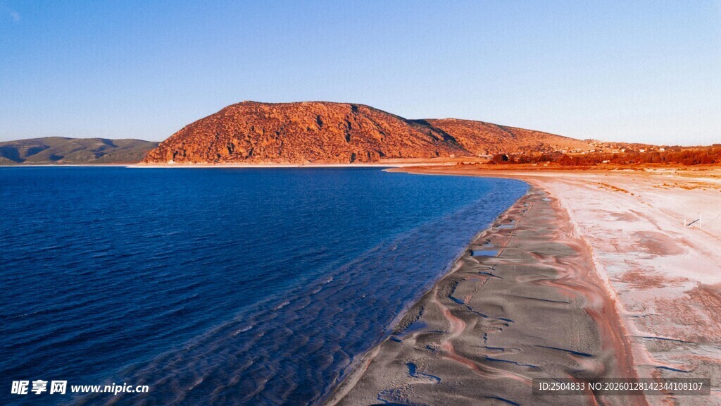 海边壮丽红岩景观