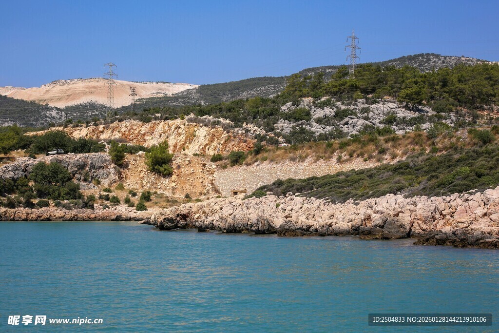 海岸风光 碧海与青山相依