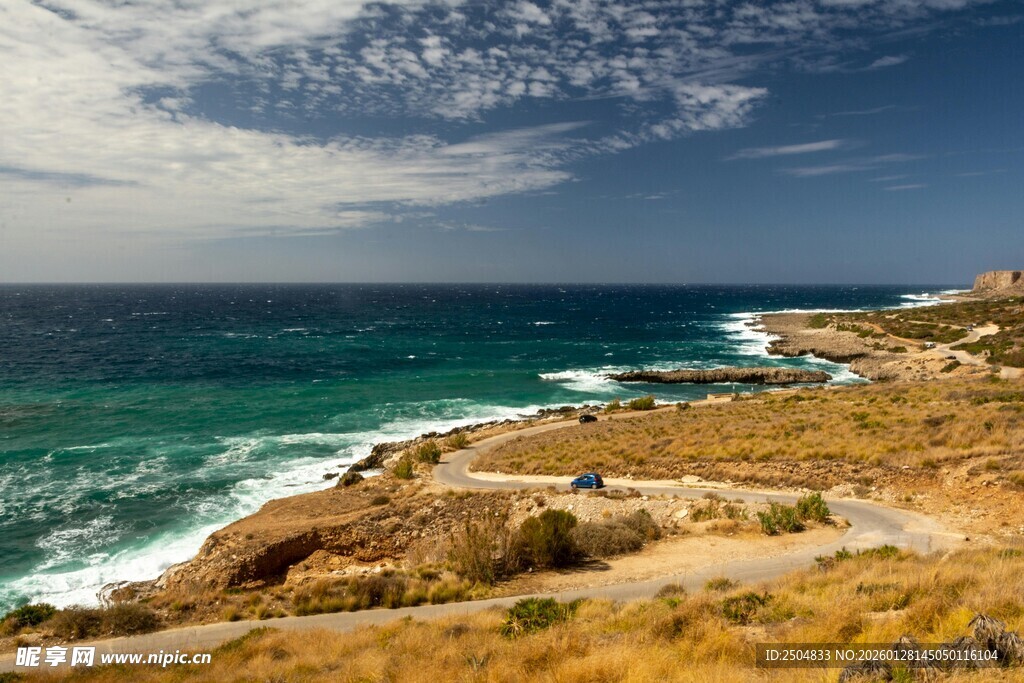 海岸风光 碧海蓝天与礁石