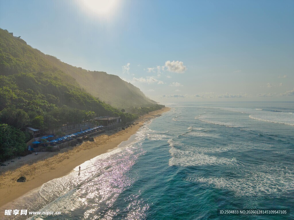 海边美景 阳光沙滩与海浪