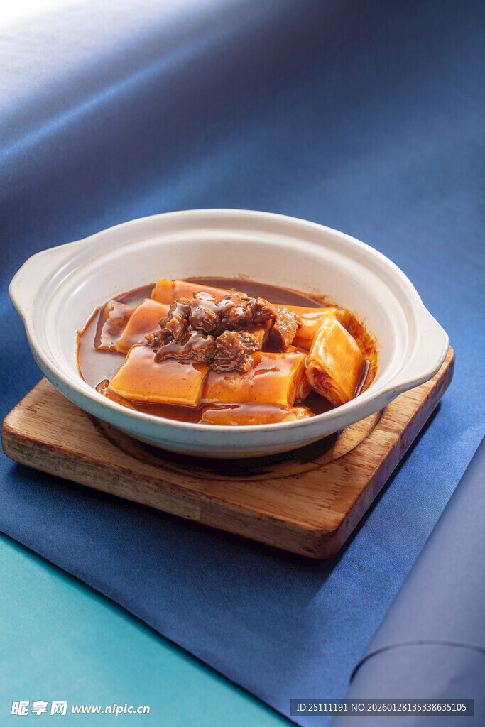 砂锅牛腩啫猪肠粉