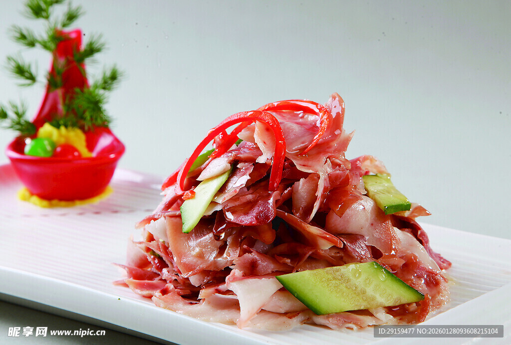 凉拌猪耳配清新黄瓜