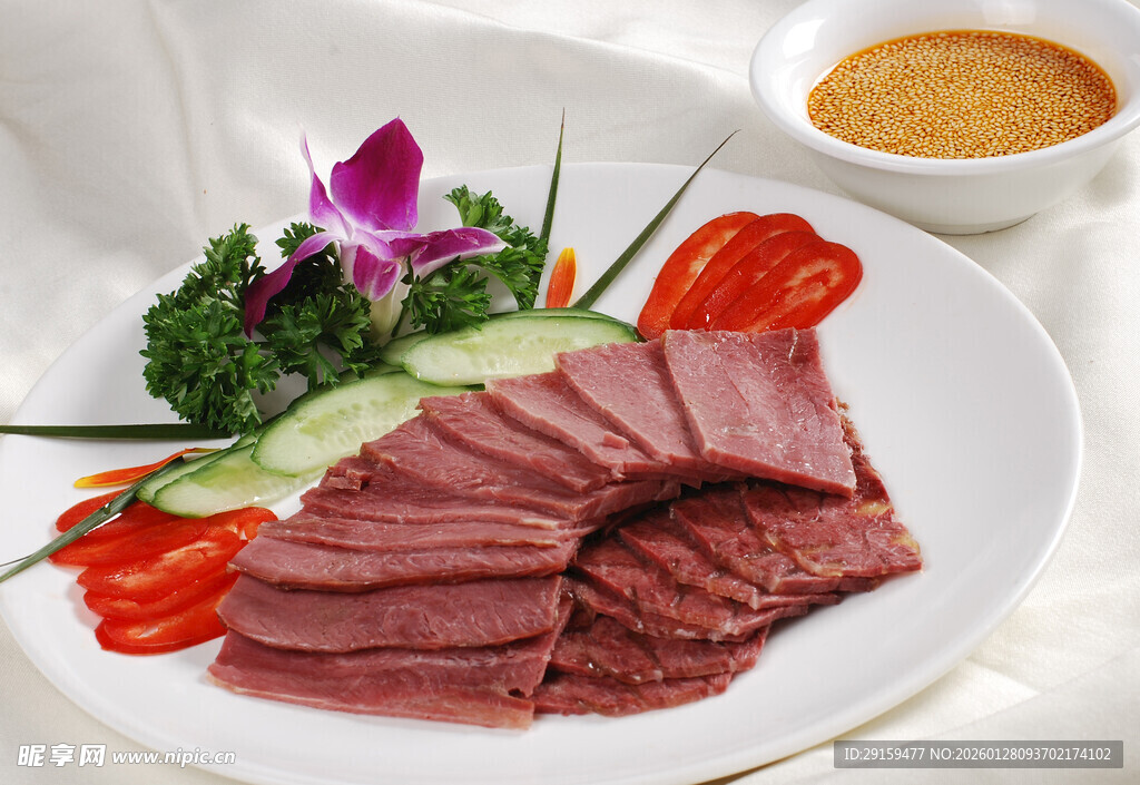 美味酱牛肉摆盘精致