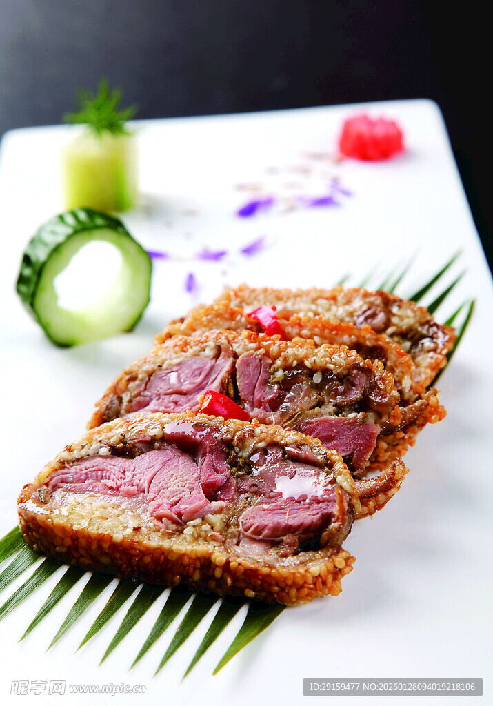 美味酱牛肉切片摆盘