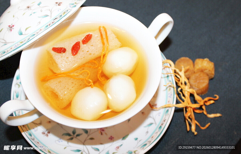 滋补养颜红枣桂圆莲子羹