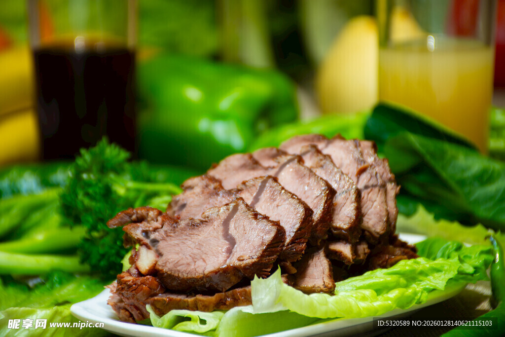 美味卤牛肉摆盘