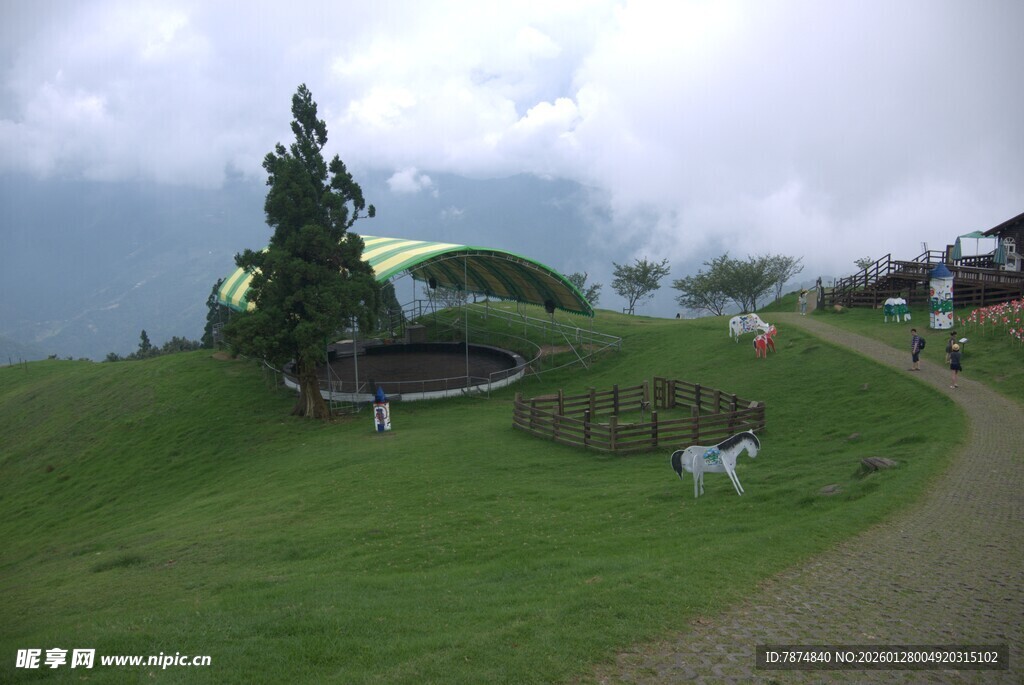 山顶景观 绿植与休闲设施