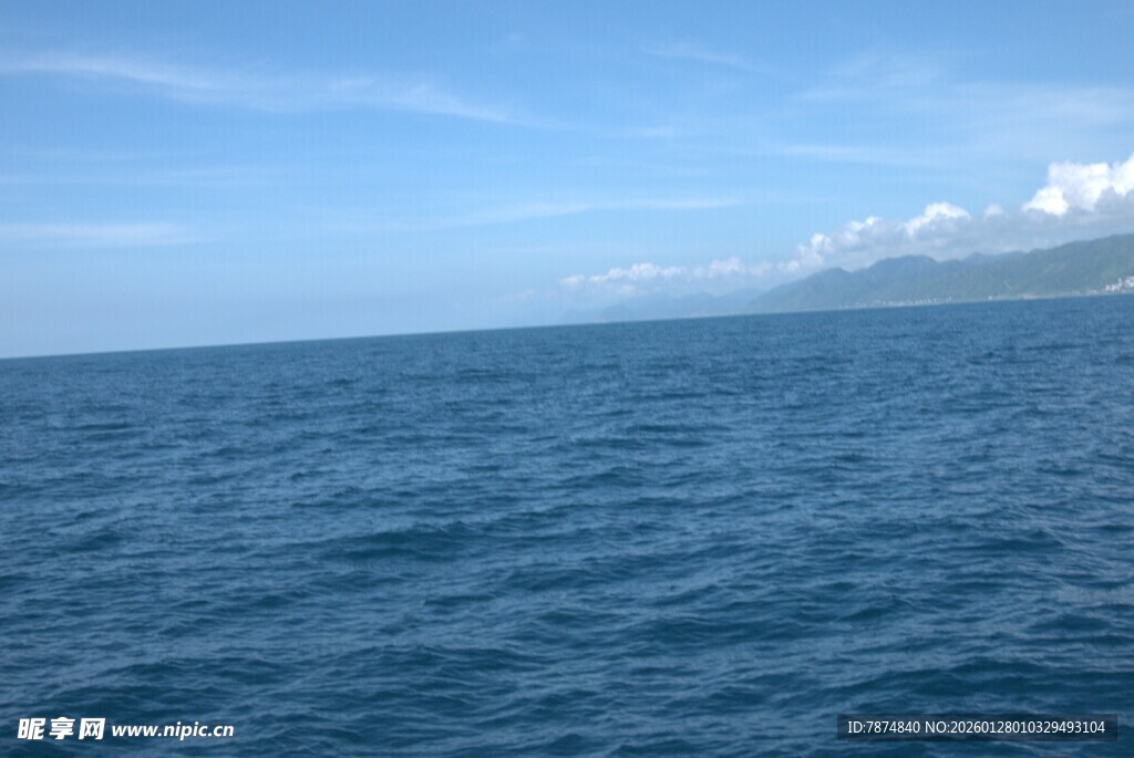 广阔蔚蓝大海风景
