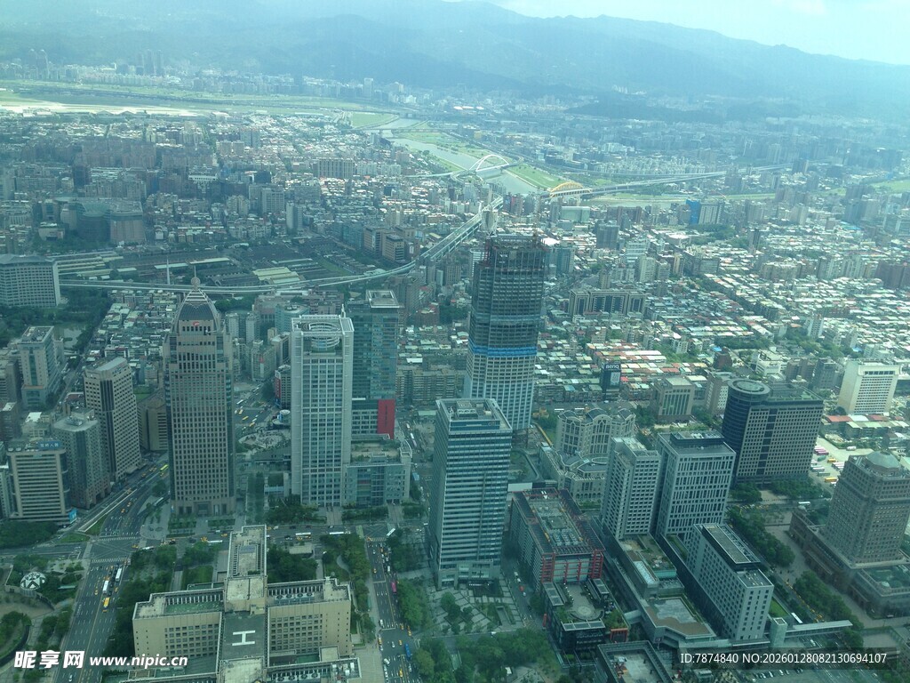 俯瞰繁华都市景观