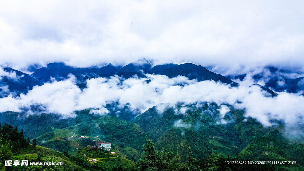 山间云海美景
