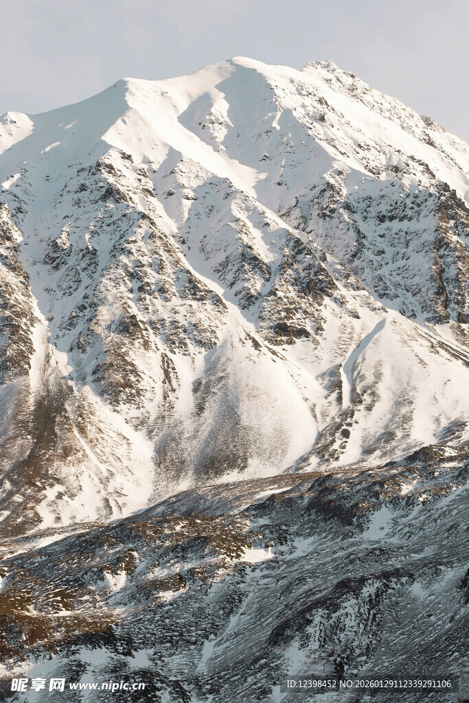 壮丽雪山景观