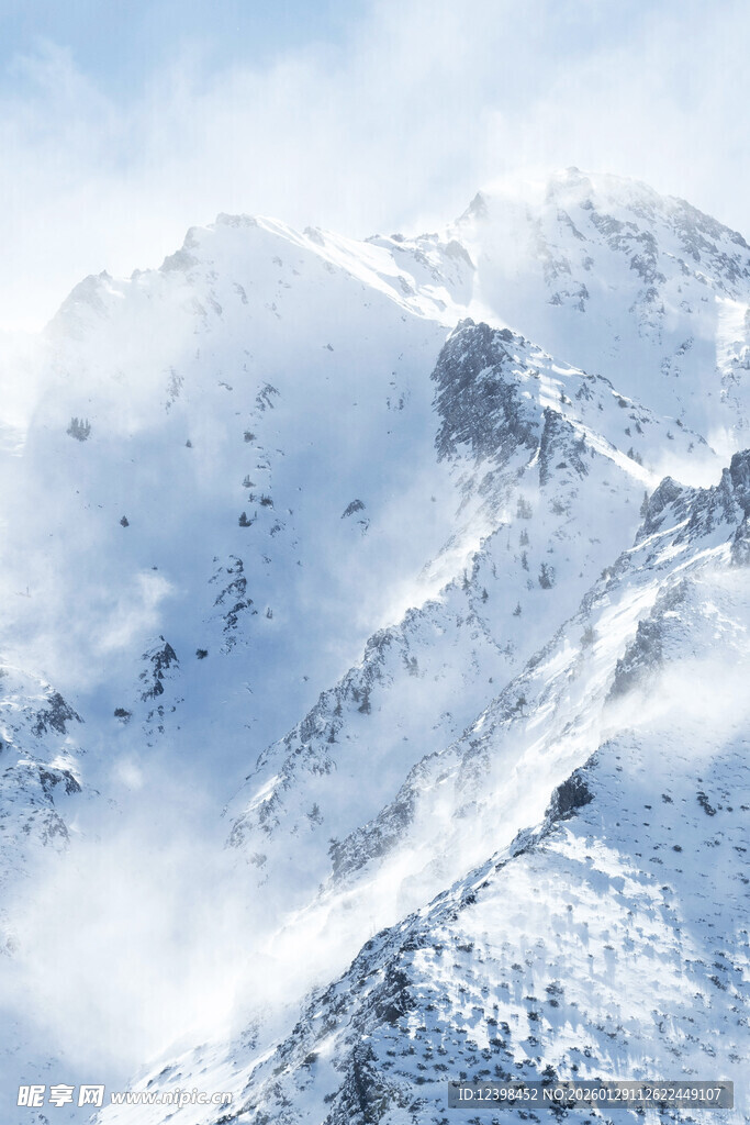 雪山壮丽景观