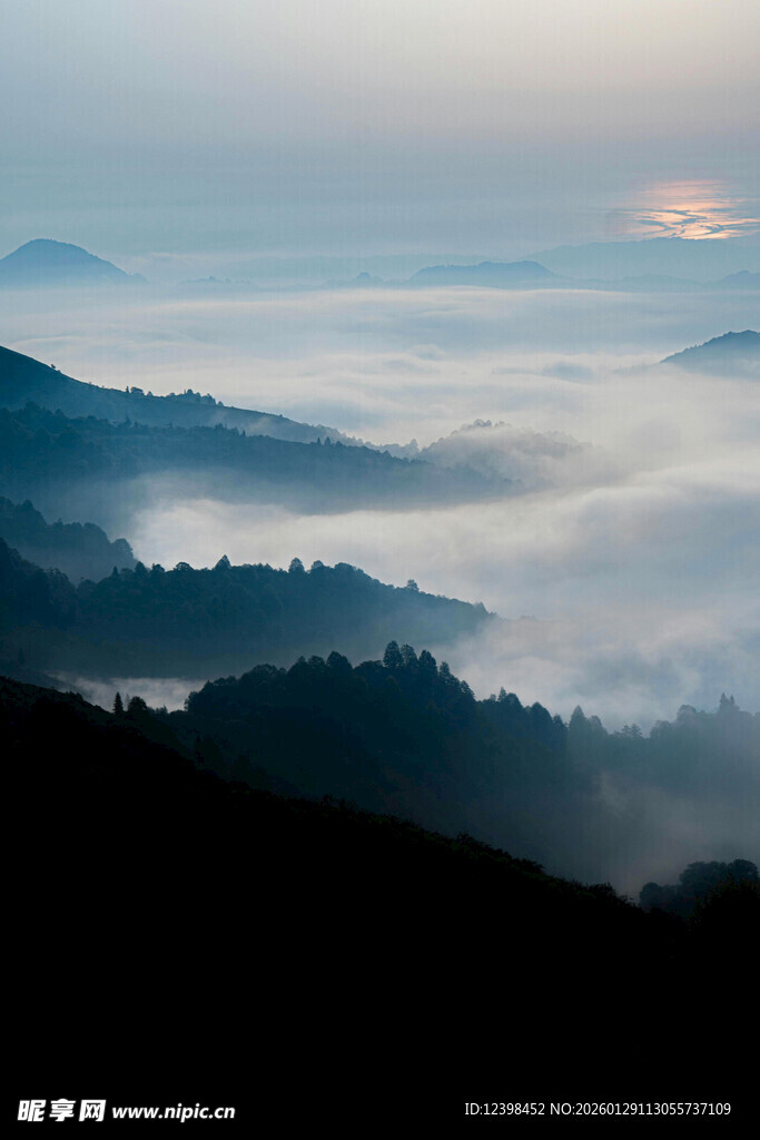山间云海美景