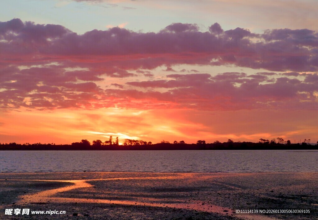 海边绚丽日落美景