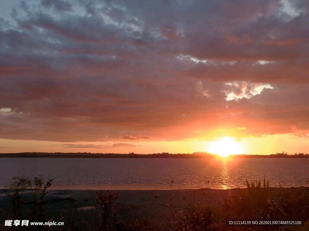 海边壮丽日落美景