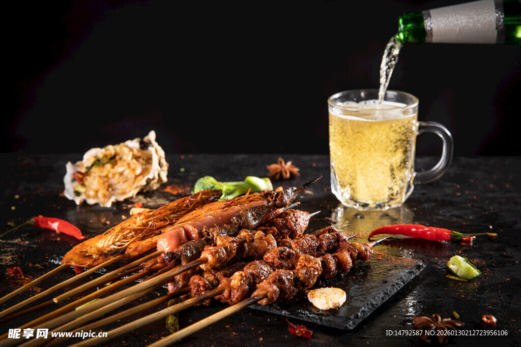 美味烧烤配冰啤诱人时刻