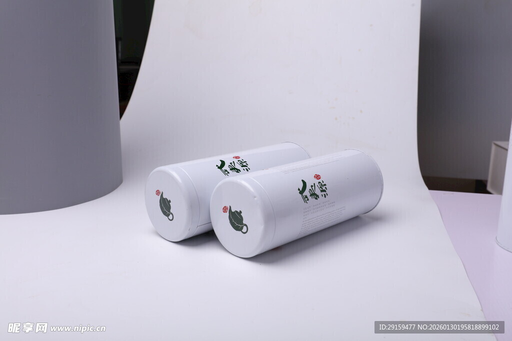 两卷白色打印纸