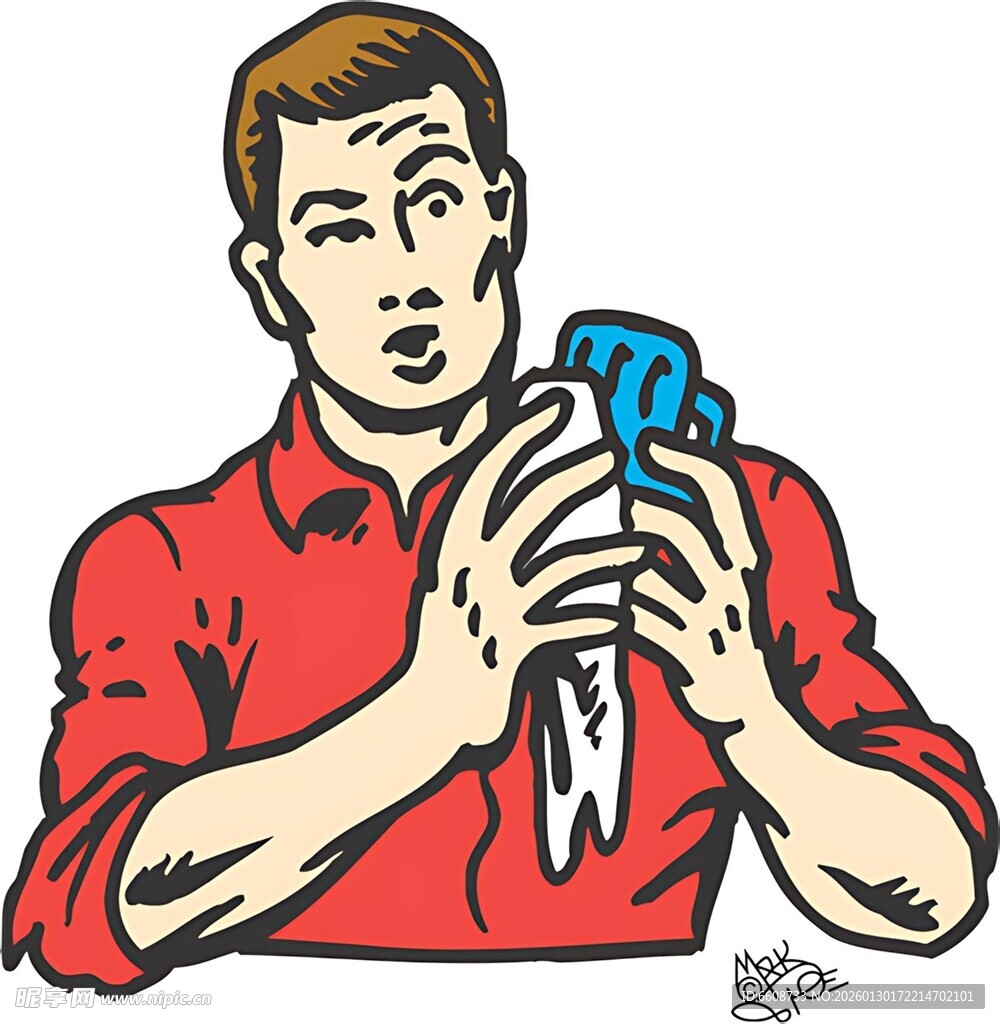 男子专注折叠蓝色餐巾