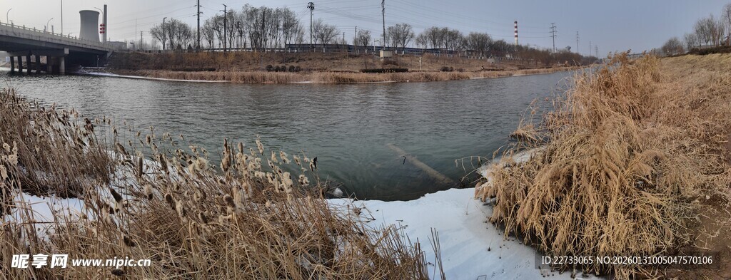 冬日河畔风景