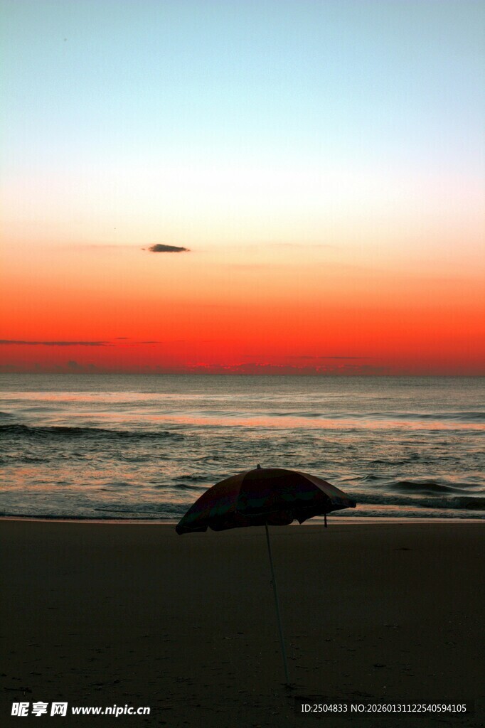 海滩日落美景