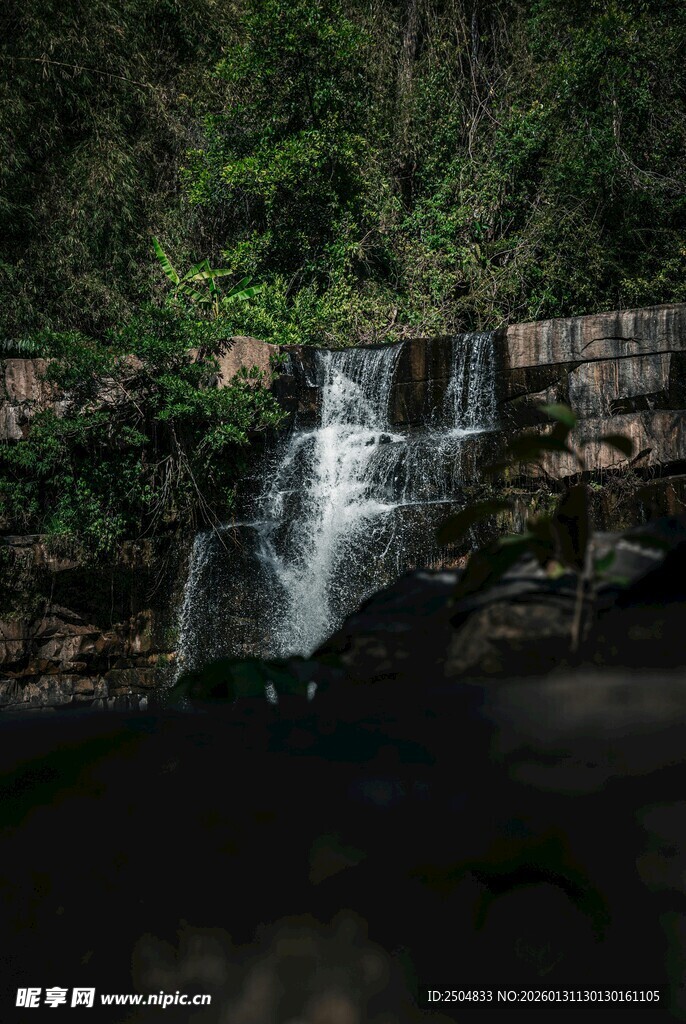 山间瀑布 自然清幽之景