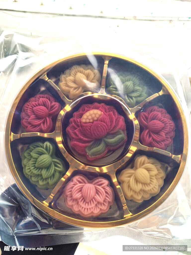 精美花卉图案圆形工艺品