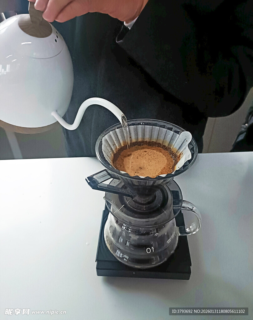 手冲咖啡制作瞬间